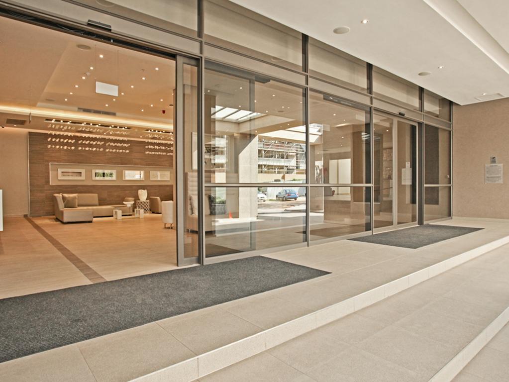Luxurious Sandton Skye Apartment ภายนอก รูปภาพ