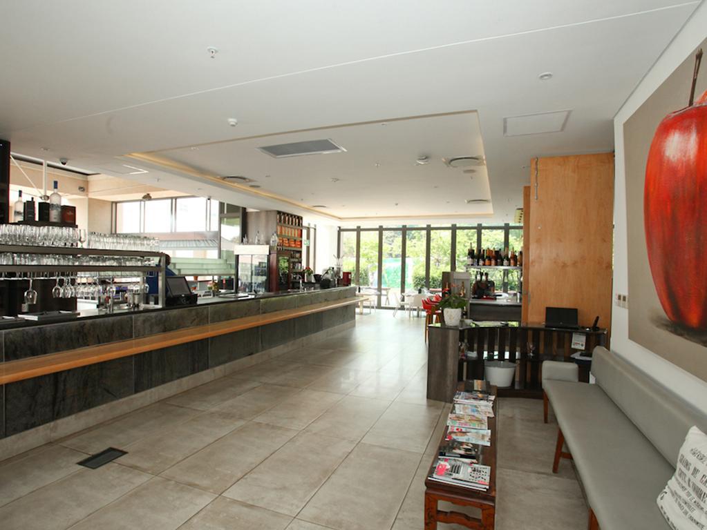Luxurious Sandton Skye Apartment ภายนอก รูปภาพ